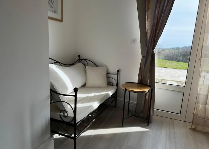 Apartment Entier De Charme, Equestre Gers