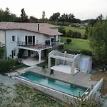 Entier De Charme, équestre Gers