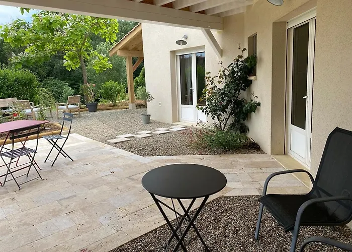 Entier De Charme, équestre Gers * Flamarens