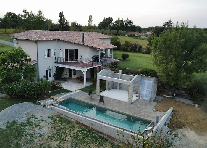 Entier De Charme, équestre Gers